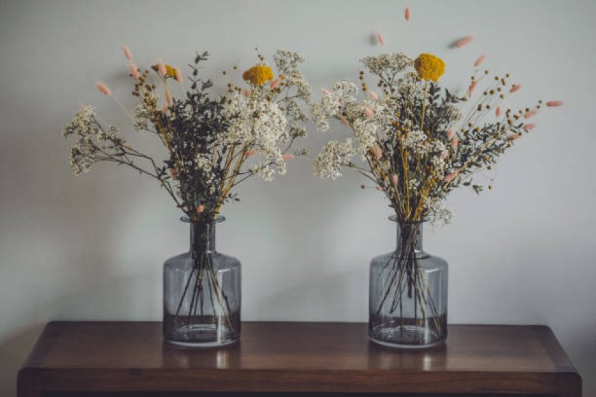 Fresh vs Dried Flowers: What is Best for Your Home?