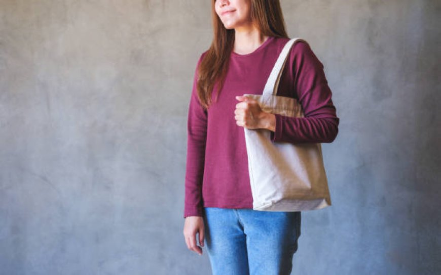 Minimalist Fashion: Why the Tote Bag Is a Wardrobe Staple
