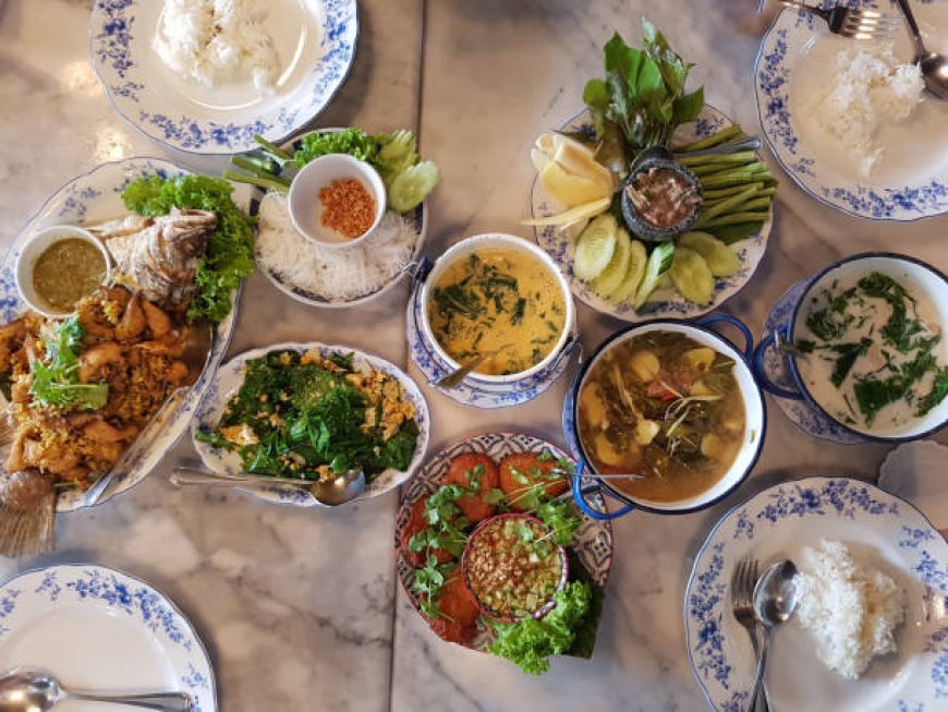 The Benefits For Trying Different Kinds Of Food When You Eat Out In Phuket Thailand.