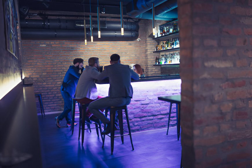 Creating Memorable Nights: How Bar Design Brings People Together