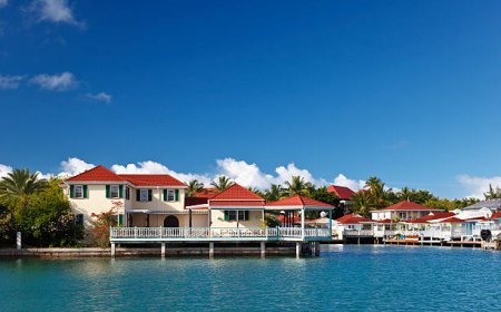 10 Best Resorts for Couples Near the Water