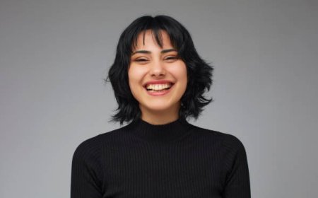 The Small Lifestyle Choices That Quietly Shape a Confident Smile